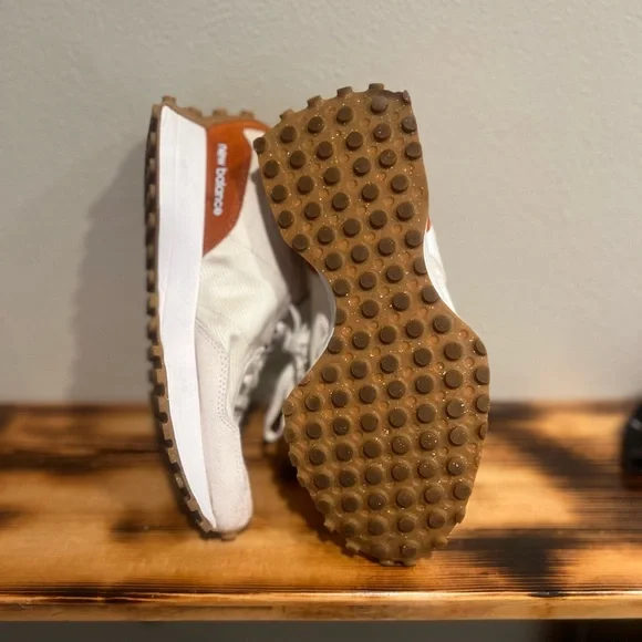 New Balance 327 Sea Salt & Rust size 8 -like new - Picture 9 of 10